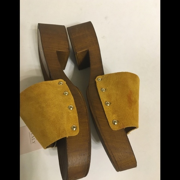 Texto Italian Clog Sandals - Picture 12 of 12